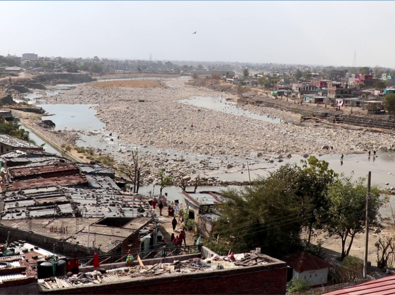 सुकुमबासीका नाममा तिनाउ किनारको निरन्तर अतिक्रमण